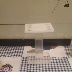 White and Clear Toothbrush Stand